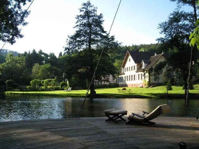 Countryside Apartment Near The Lake